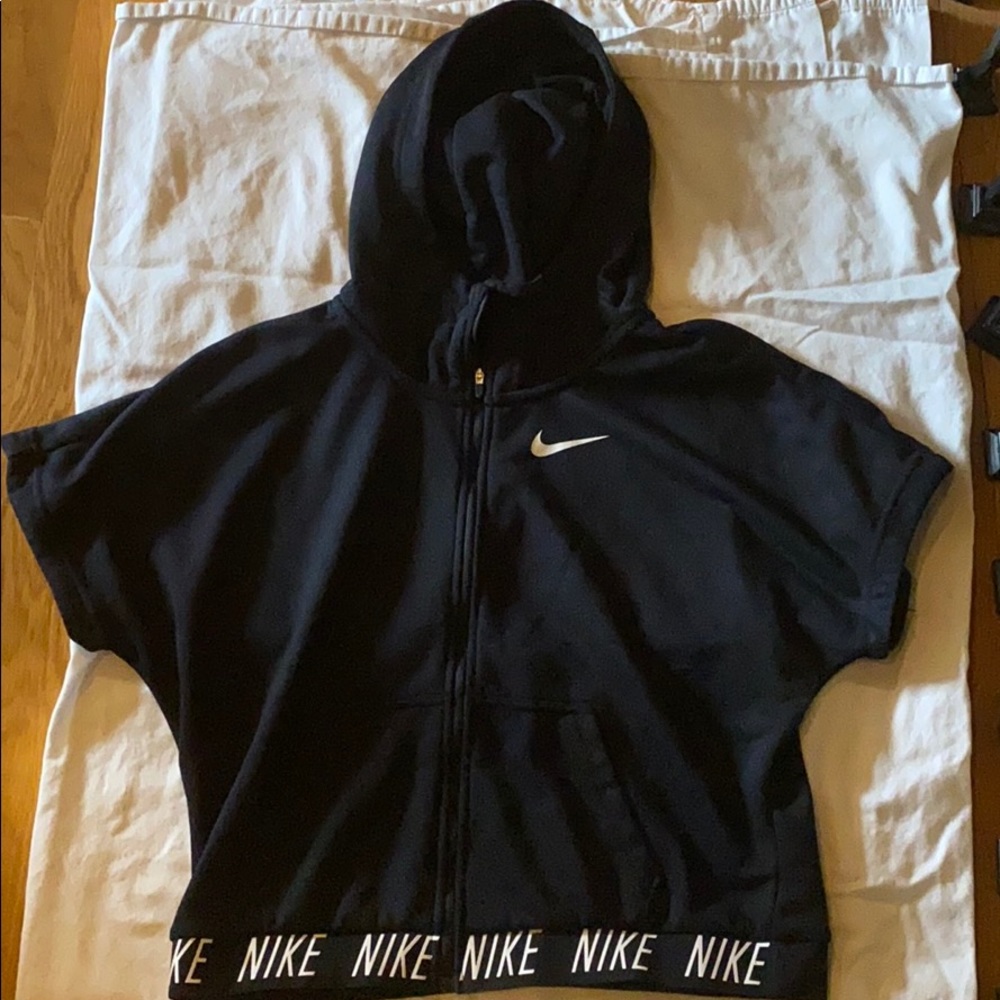 Nike top